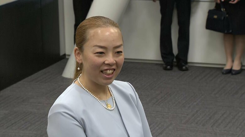 「皆さんと一緒に切磋琢磨していきたいと思います」と述べられる瑶子さま