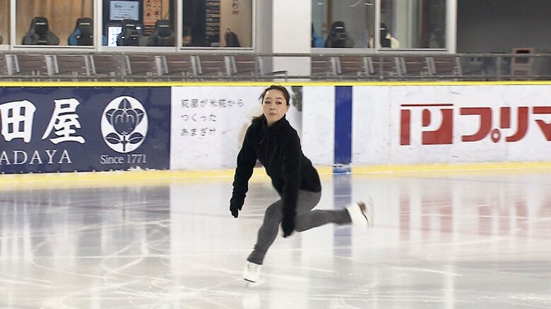 新調した靴でジャンプの練習に励む樋口