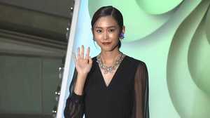 シースルードレスの桐谷美玲 三浦翔平との結婚で2018年は「スタートの年」