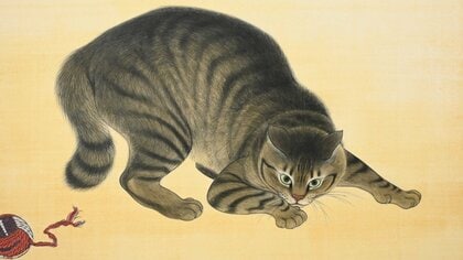 「屏風にしたい」愛猫の“やんのかステップ”を描いた作品がすごい！モデルのキジトラと他の作品も見せてもらった