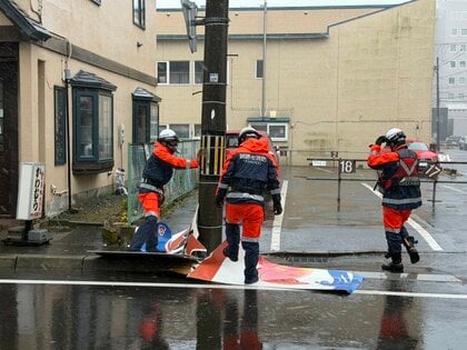 【爆弾低気圧が北海道に直撃】えりも岬で49.1メートル…観測史上一番の猛烈な風＿各地で暴風被害相次ぐ『JR』は93本が運休“ 夜にかけて”暴風・大雨・高潮・高波に警戒を！〈北海道〉