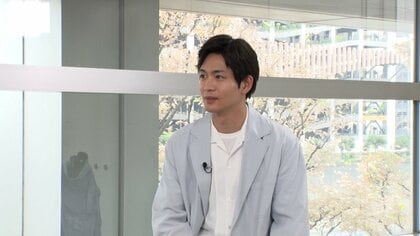 俳優・松下洸平が語る過去の意外なエピソード　絵の世界から歌…そして演技の道へ「僕の人生は…うねうね」【古市憲寿対談】