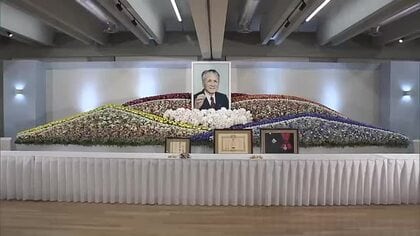 阪神・淡路大震災の日の日記や経歴紹介する写真も展示　村山富市元首相を追悼 　大分市の施設に献花台