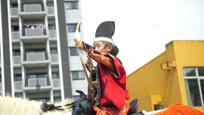 「本番に強い」小2の“流鏑馬ガール”　デビュー戦で見事に命中…大人顔負けのトークも【長崎発】