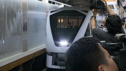 人気特急「スペーシアX」に接触し作業員4人死亡　事故当時減速して駅に進入中　除草作業中になぜ？東武鉄道が会見へ