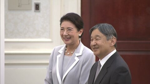 天皇皇后両陛下が全国植樹祭出席のため愛媛へ　動物園でホッキョクグマの「ピース」と対面し雅子さまが涙ぐまれる場面も