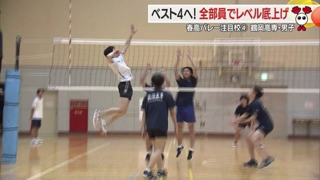 レフトから、ライトから、コースをねらったスパイク練習に力を入れていた