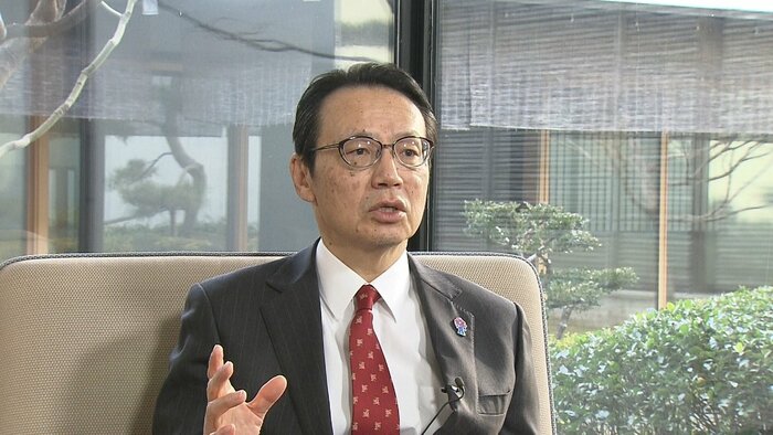 在中国日本大使館の金杉憲治特命全権大使