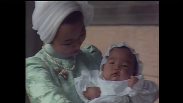 信子さまに抱かれる瑶子さま(84年)