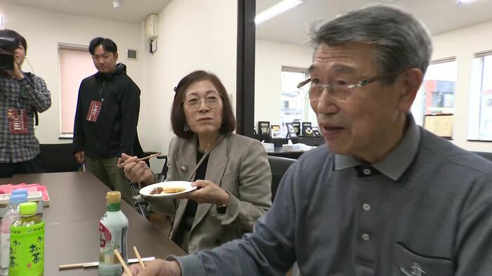 早速、社員たちと「サンマパーティー」
