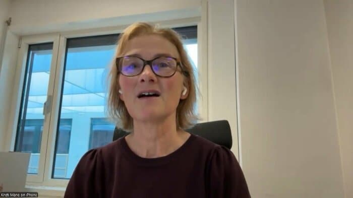 葬儀生中継で解説を務めたノルウェー国営放送NRKの王室記者、スクレーデ氏