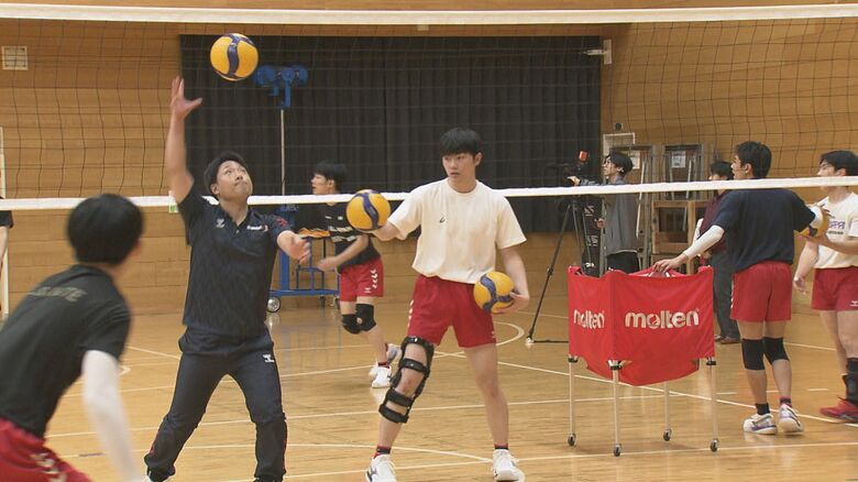 前十字靱帯断裂で在学中の復帰絶望…大けがのエースの思い胸に、一関修紅(男子)が春高岩手予選3連覇へ|FNNプライムオンライン
