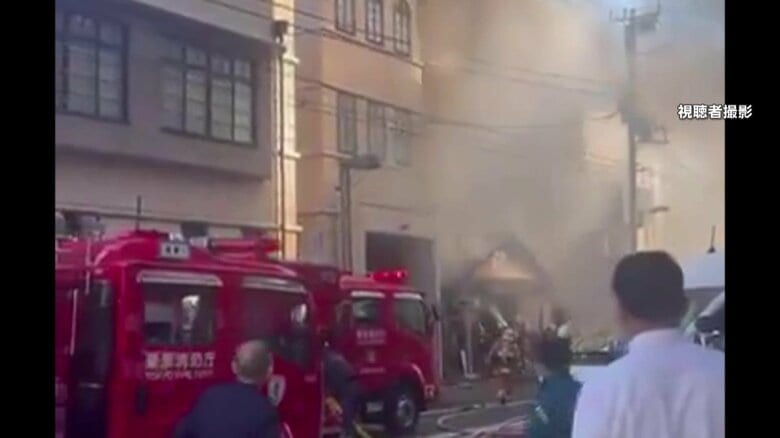 隣は “歴史的建物”の消防署…高級住宅街の東京・高輪で火災 住宅全焼し女性(92)ケガ「ガスつけようとしたら火が出た」|FNNプライムオンライン