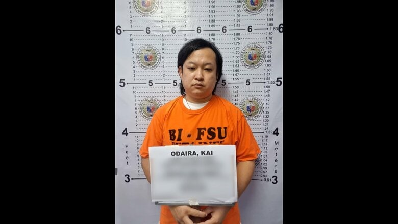 警察官装って高齢者騙しキャッシュカード情報盗んだ疑いでオオダイラ・カイ容疑者（35）がフィリピンで身柄拘束｜FNNプライムオンライン