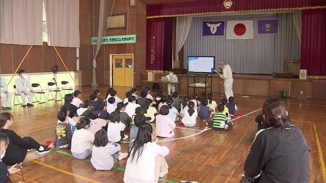 土砂災害を学ぶ出前授業の様子