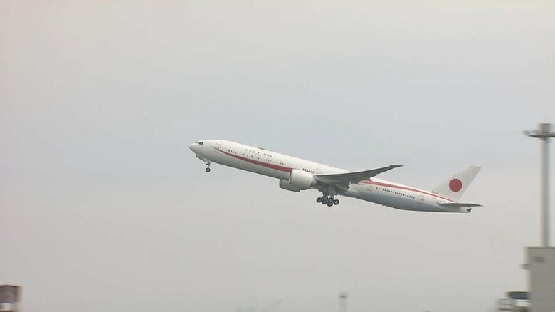 羽田空港を飛び立つ政府専用機