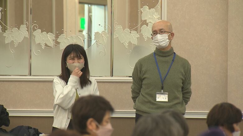 右 上映会・上田有志の会・中山久貴さん（小学校校長）