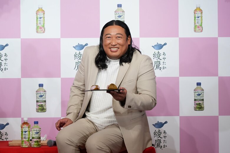 日本コカ・コーラ「綾鷹 桜デザインボトル」発売記念PRイベント