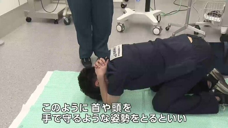 致命傷につながりやすい首を守る防御姿勢
