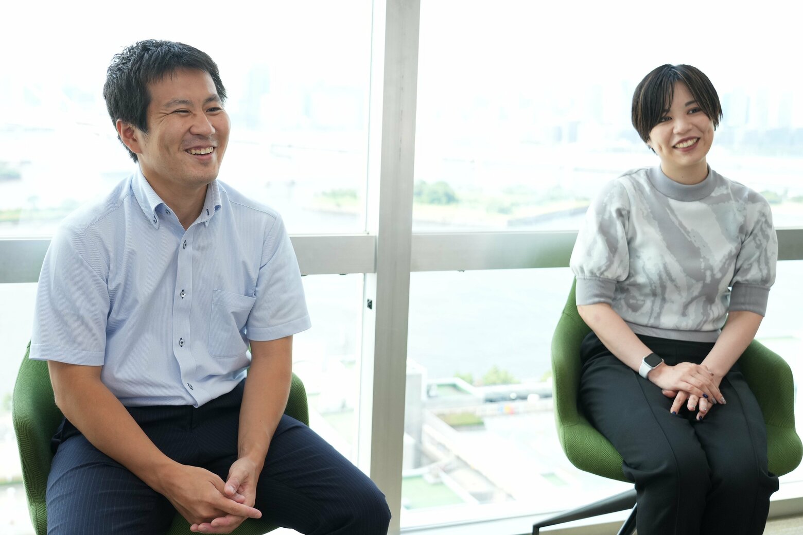 千代田化工建設株式会社の林千瑛さん(左)と宮脇由佳さん(右)