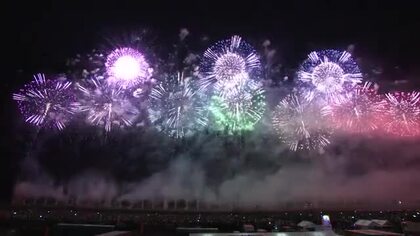 1万8000発の花火の競演が夜空彩る　スポーツ選手の躍動表現したものも　秋田・大仙市