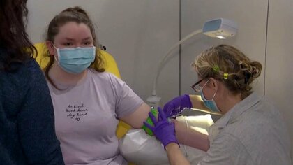 子どもへのワクチン接種が感染収束への鍵?!  英オックスフォード大学研究チームの医師に聞いた