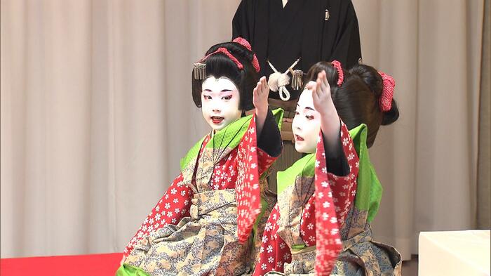 歓迎の口上を述べる地元の小学生