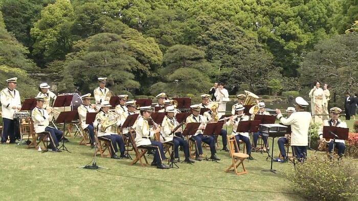 園遊会で演奏する皇宮警察音楽隊 
