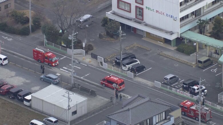 「カレー容器から塩素のような臭い」小学校で異臭騒ぎ 児童6人搬送…給食センターで作られたカレー “塩素系物質”検出されず 埼玉・加須市|FNNプライムオンライン
