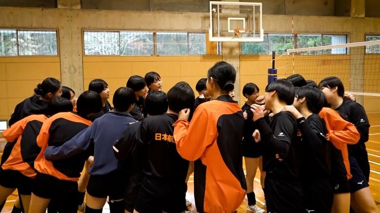 「石川に勇気を」被災地からの春高バレー出場・日本航空石川　チームメイトは「第2の家族」…練習場所求め各地を転々｜FNNプライムオンライン