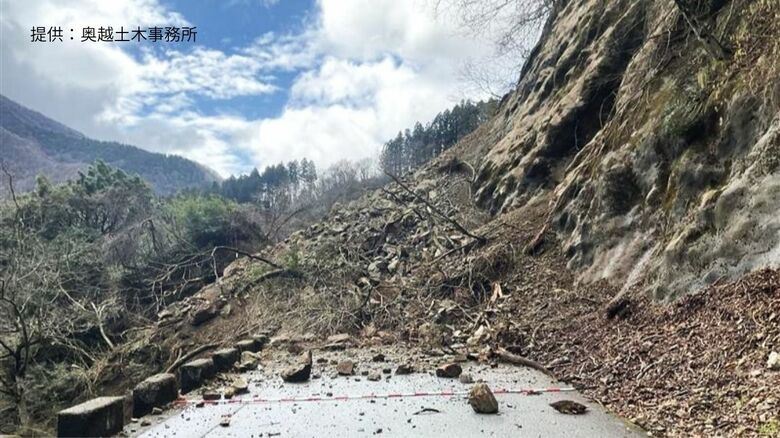 国道157号でまた土砂崩れ　大野市中島から岐阜県境が全面通行止め　高さ約40ｍ、幅25ｍの斜面崩落…逃げ遅れ車両あるか確認できず　福井｜FNNプライムオンライン
