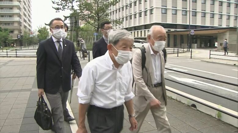 2度目の再審請求の申し立てを行った弁護団