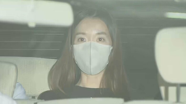 原宿署へ移送される宝島真奈美容疑者（31）
