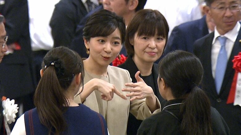 高校生と手話を交えて交流された