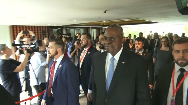 中国側との会談へ向かうアメリカのオースティン国防長官