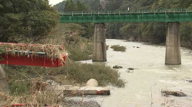 鉄橋崩落で“孤立集落”となった福島県矢祭町…生活のため線路を歩く住民に今本当に必要なものとは?