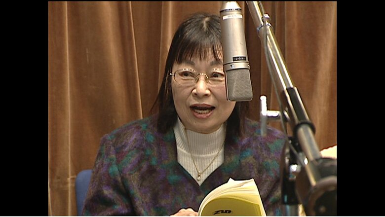 サザエさんのアフレコで花沢さんを演じる山本圭子さん　2008年撮影