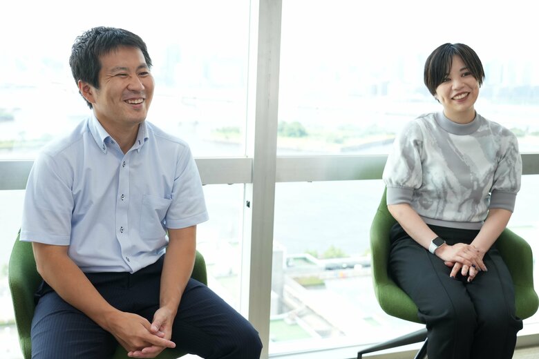 千代田化工建設株式会社の林千瑛さん（左）と宮脇由佳さん（右）