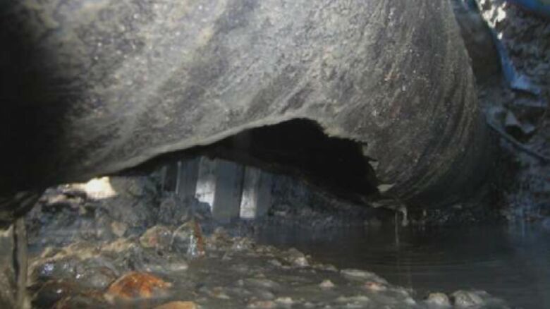 老朽化した水道管（提供：新潟市水道局）