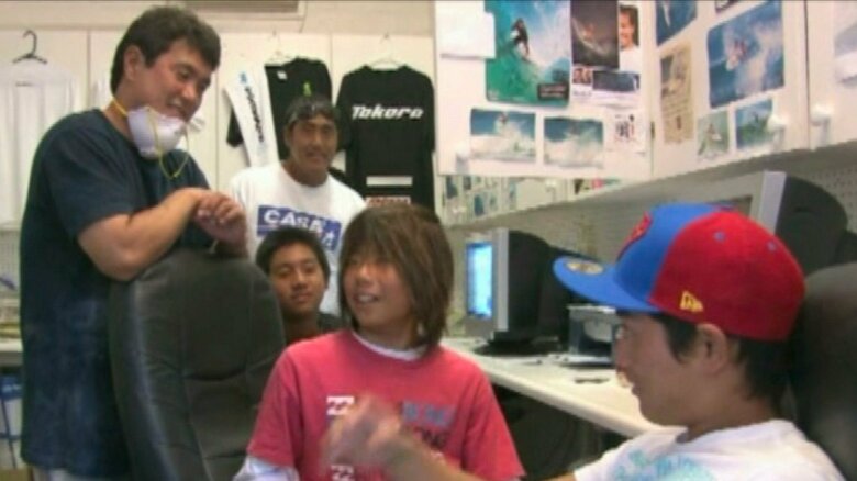 2010年　13歳でプロになりハワイで武者修行