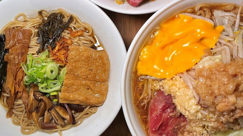 吉田さんがベルリンで展開する「RAMEN　BONES」の“二郎系ラーメン”
