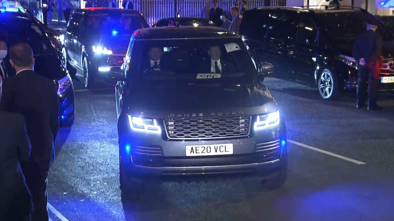 両陛下のために、イギリス側から、防弾仕様のレンジローバーが提供された。