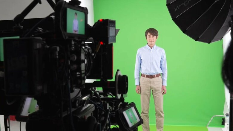 様々な表情を収録