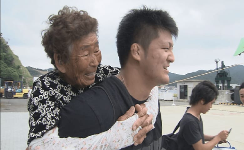秀子さんと孫の勝満さん